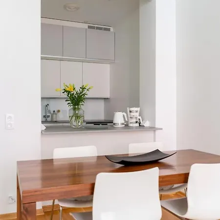 2 Bedroom In Ullanlinna Apartment *